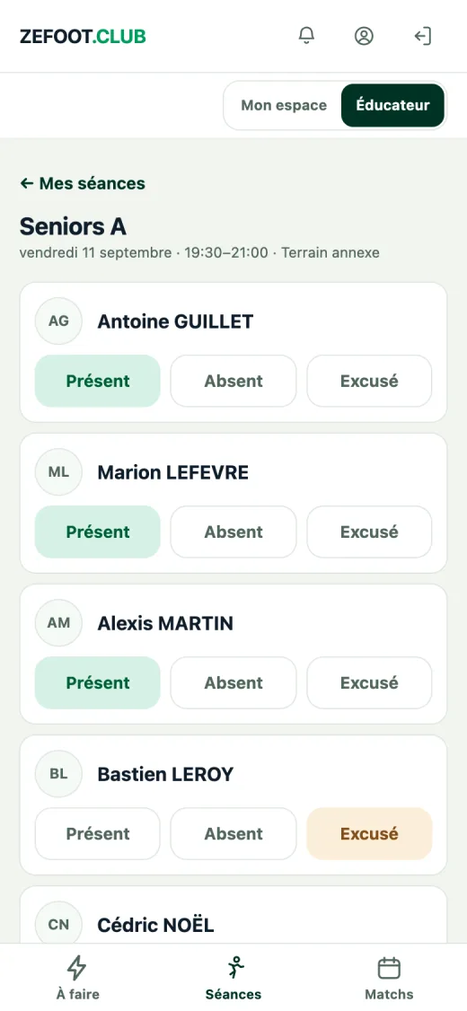 Appel d'un entraînement sur téléphone : la liste du groupe avec, pour chaque joueur, présent ou absent en un geste.